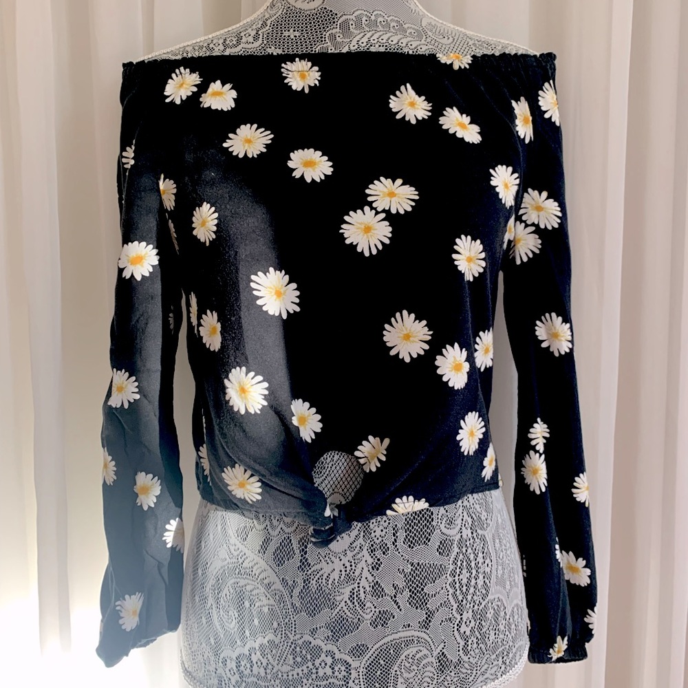 h&m daisy top🌸